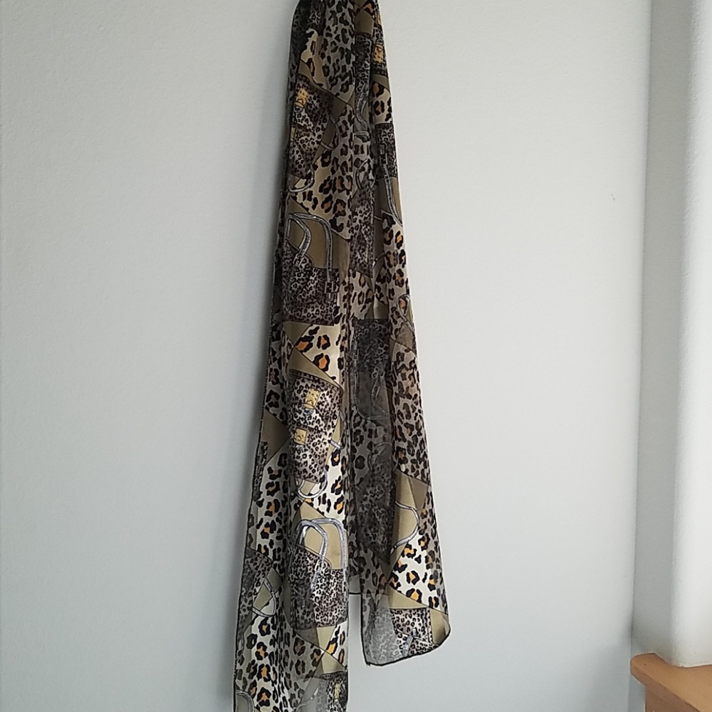Leopard print scarf